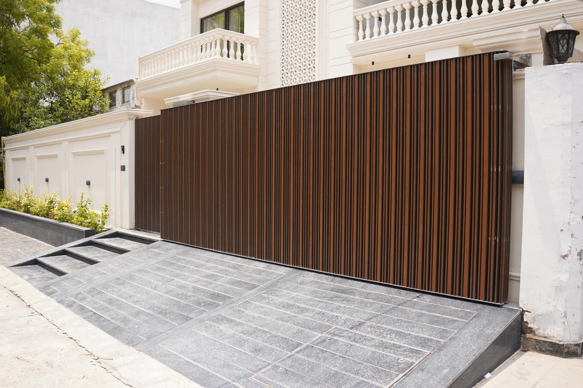 Cantilever Gates